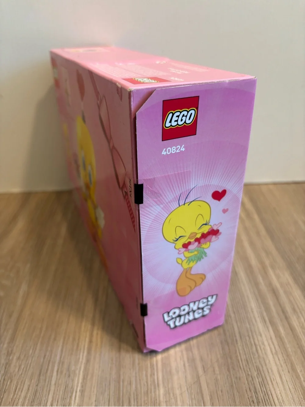LEGO Looney Tunes Sweetheart Tweety Bird Building Set #40824 New in Box